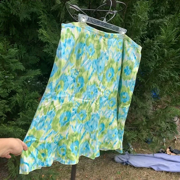 Talbots Silk Tulip Skirt NWOT 22W - Picture 2 of 4